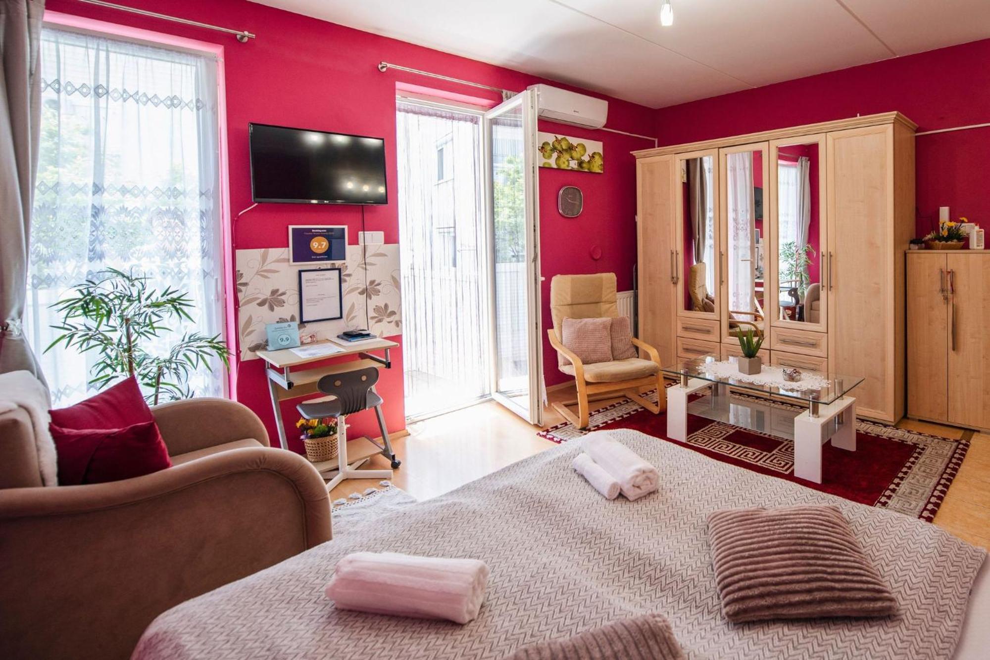 Inci Apartman Pécs Exteriör bild