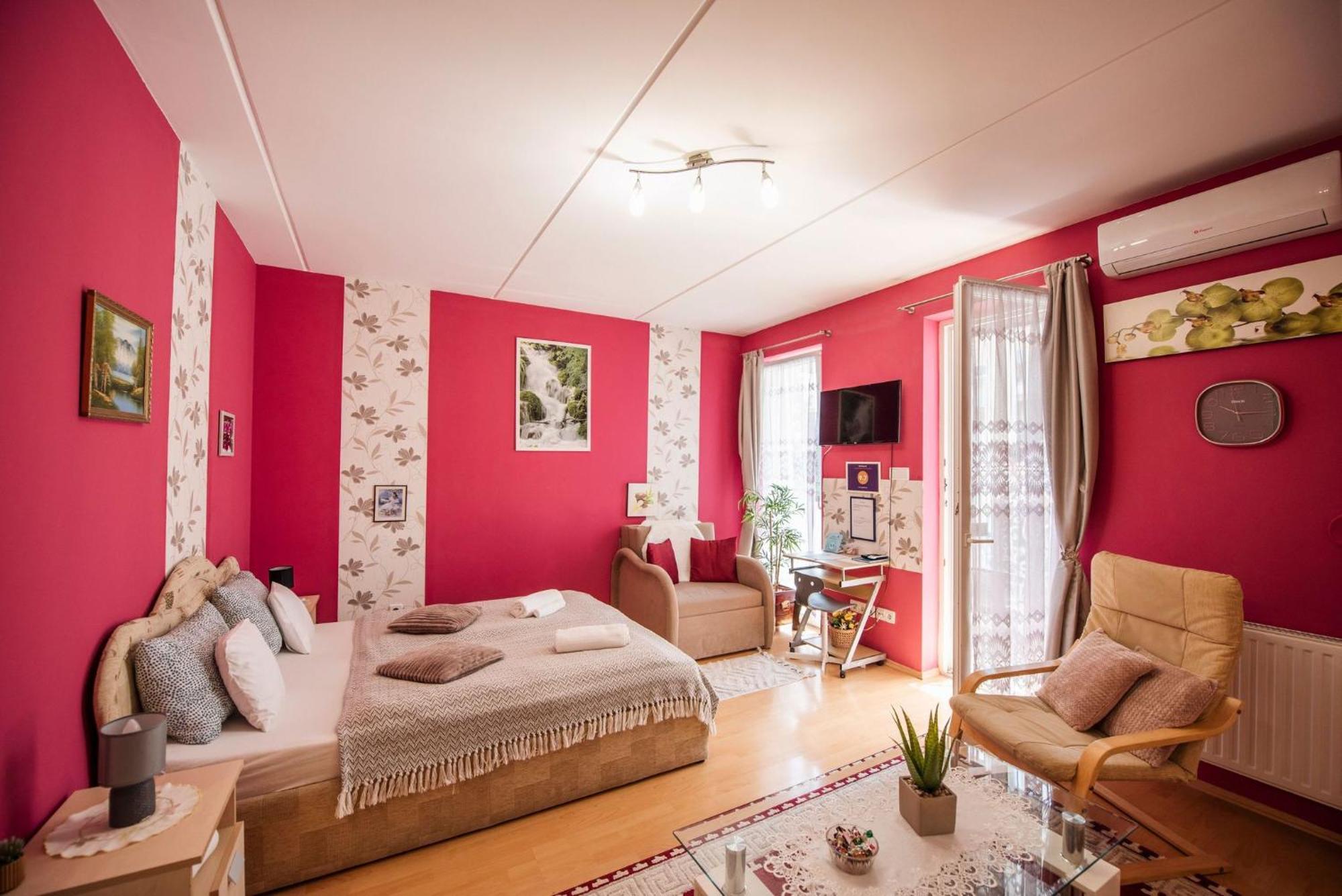 Inci Apartman Pécs Exteriör bild