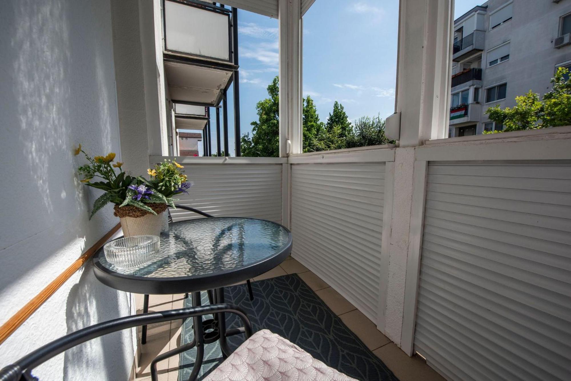 Inci Apartman Pécs Exteriör bild