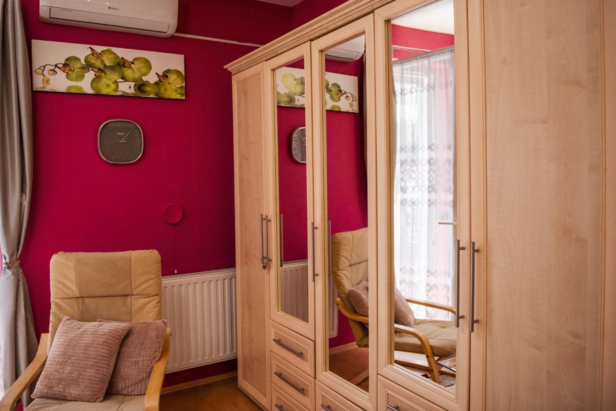 Inci Apartman Pécs Exteriör bild
