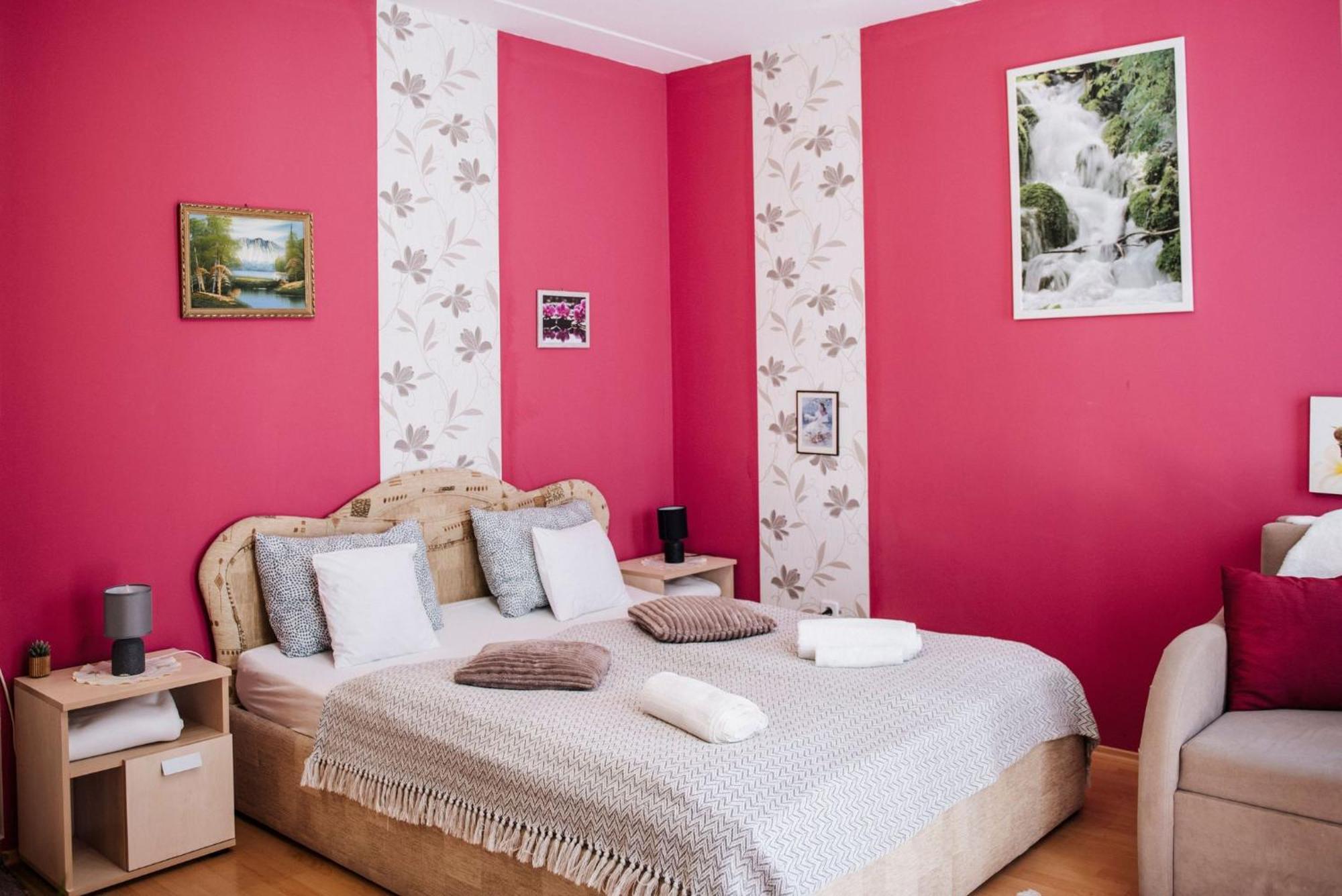 Inci Apartman Pécs Exteriör bild